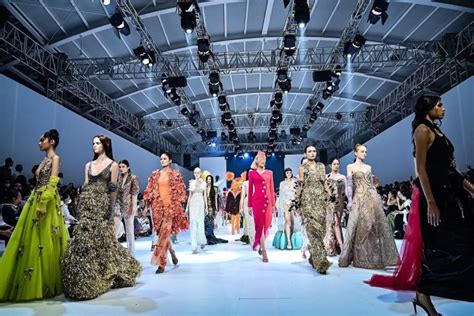 Jakarta Fashion Week: Unveiling Jazzy's Exquisite Collection, Sparking Controversy and Inspiring Awe!